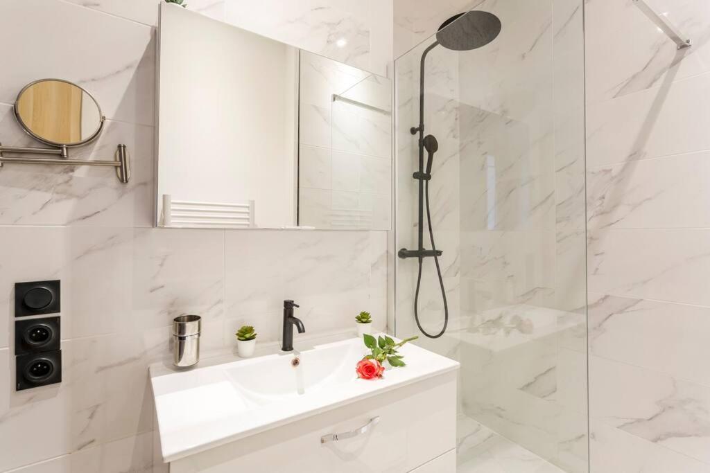 Suite Paris, Tour Eiffel, Champs Elysees 外观 照片